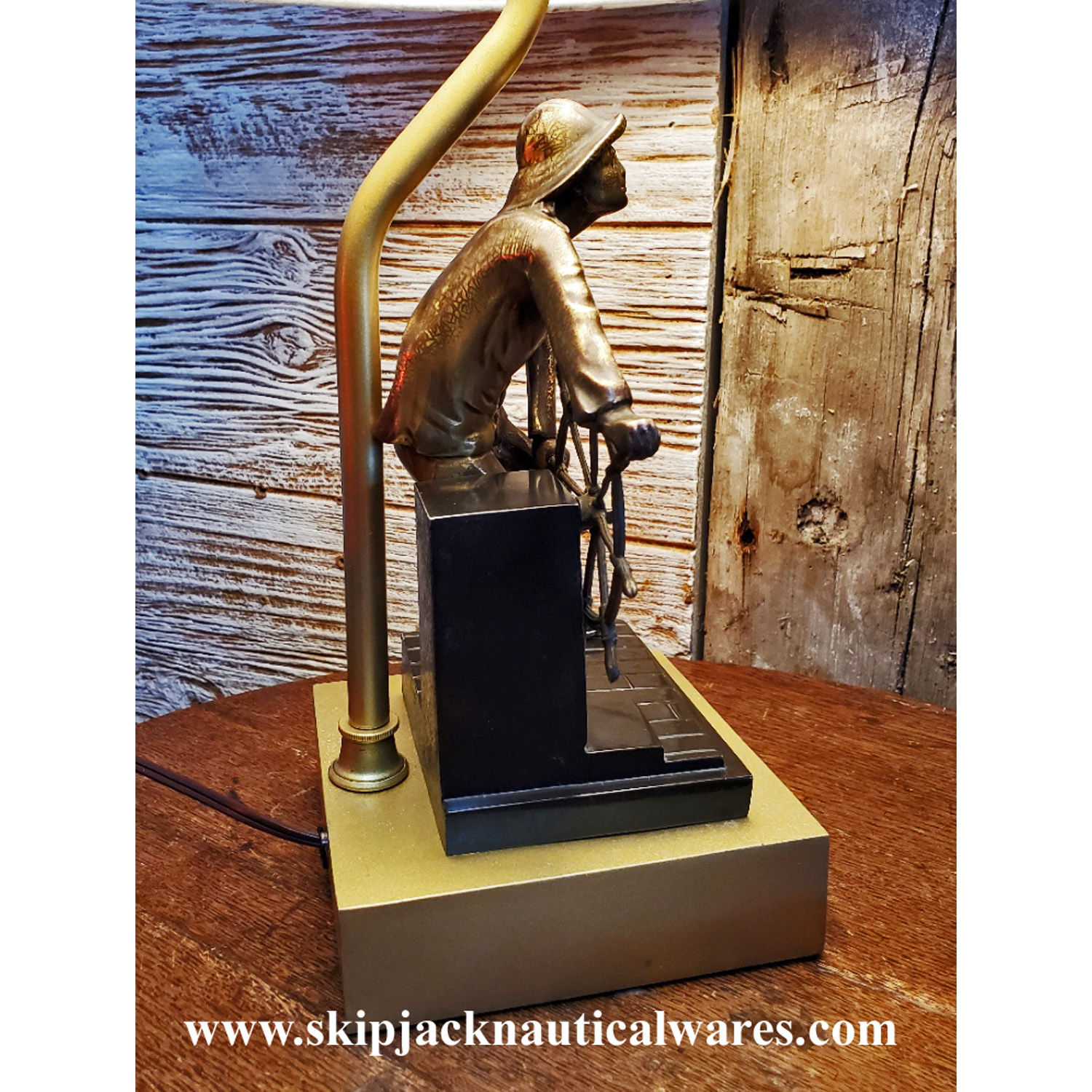 Vintage nautical fisherman sea captain lamp 2025