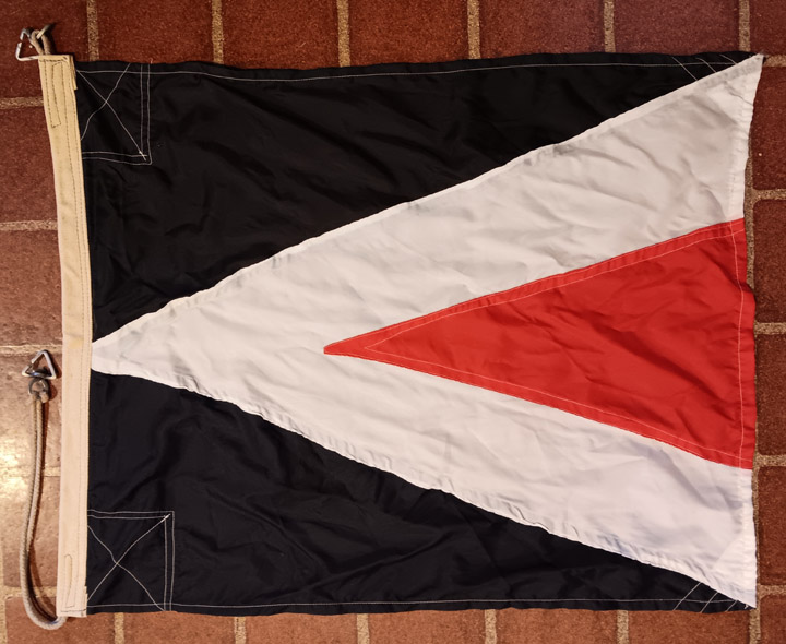 Vintage *Russian* Signal Flag -- Number 8 (eight) -- 34x27: Skipjack ...