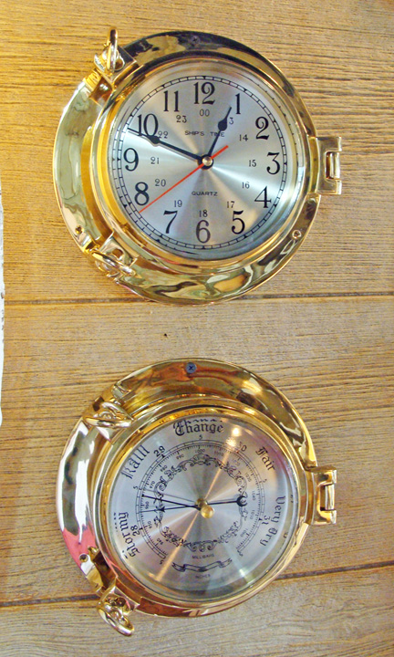 13.75 Polished Brass Quartz Porthole Clock
